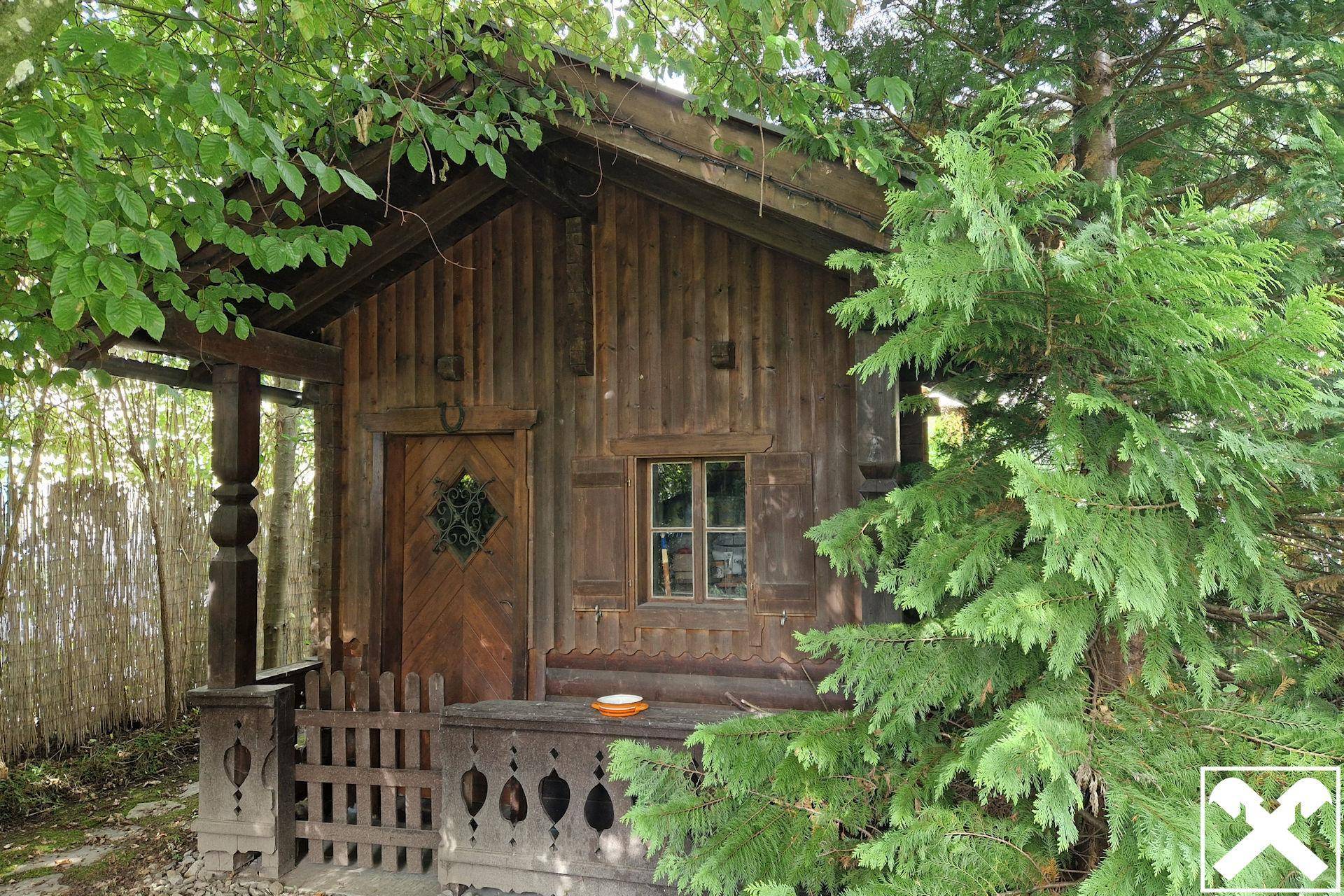 Geräumiges Wohnhaus mit großem Garten - Widok 4