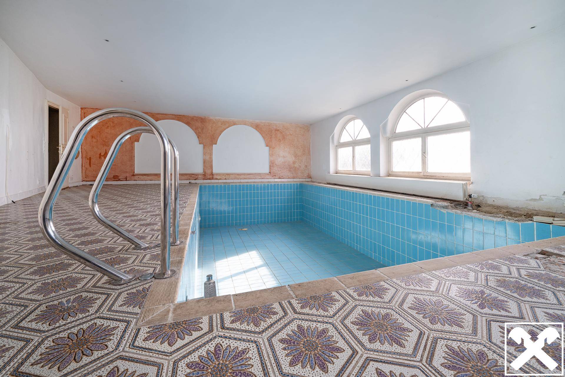 Indoor-Pool