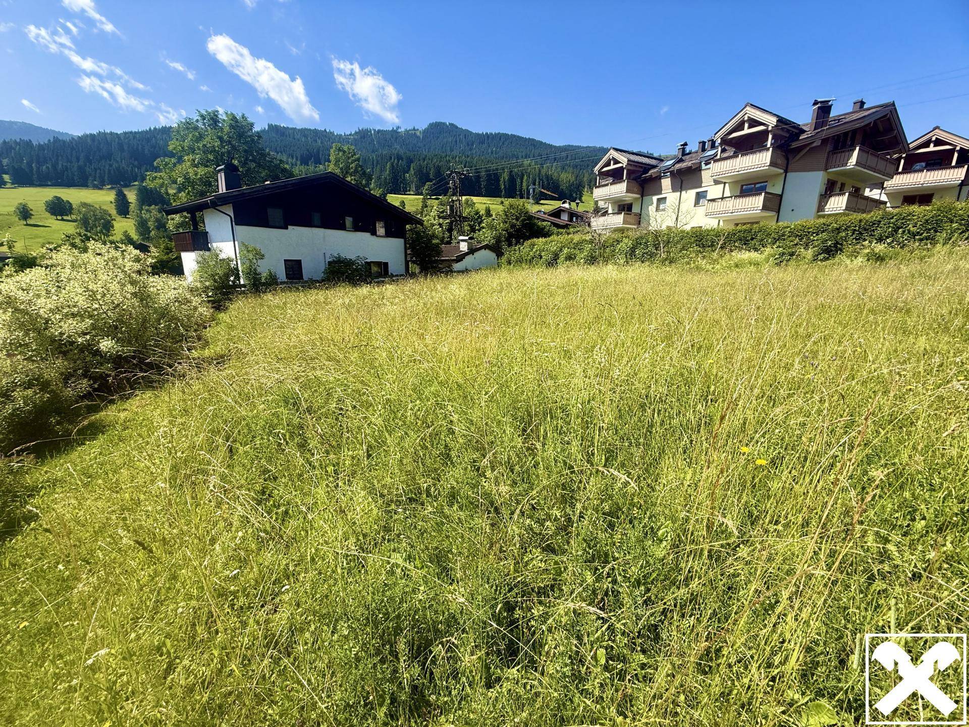 Exklusives Hanggrundstück in sonniger Lage - Ansicht 2