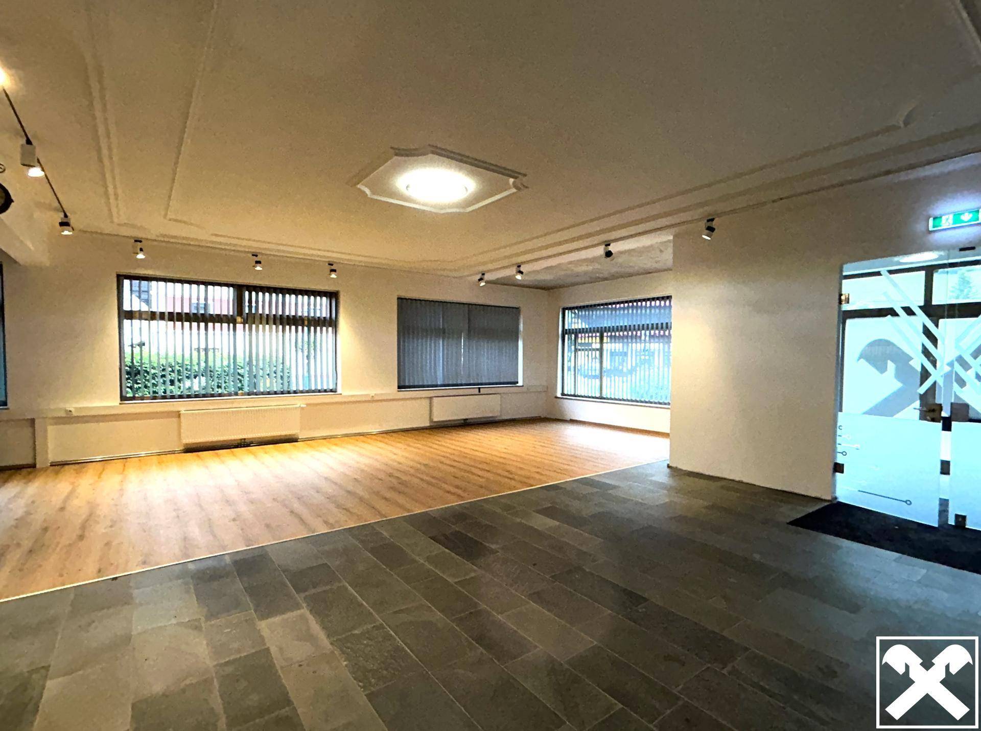 Büro 1
