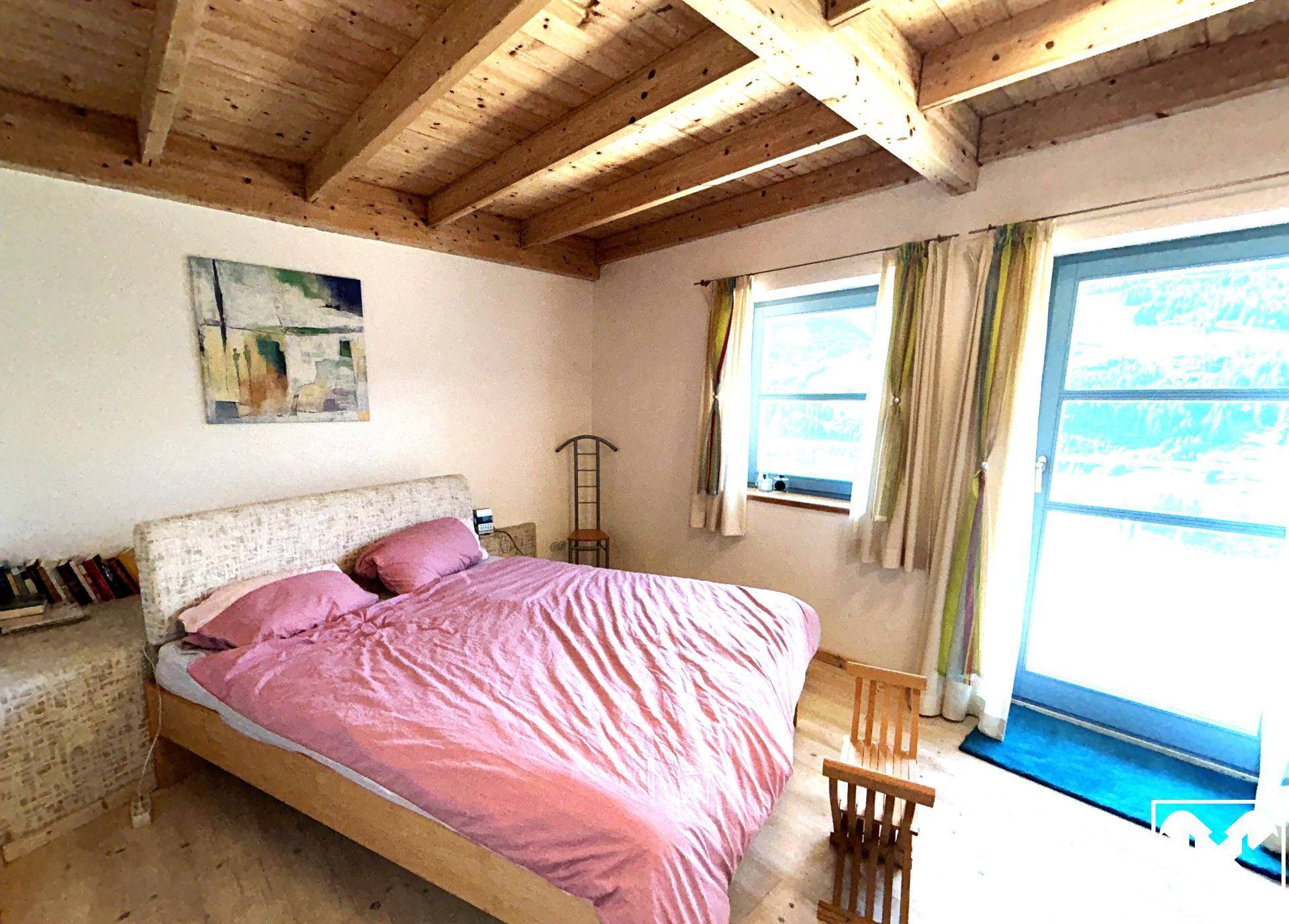 Schlafzimmer 1