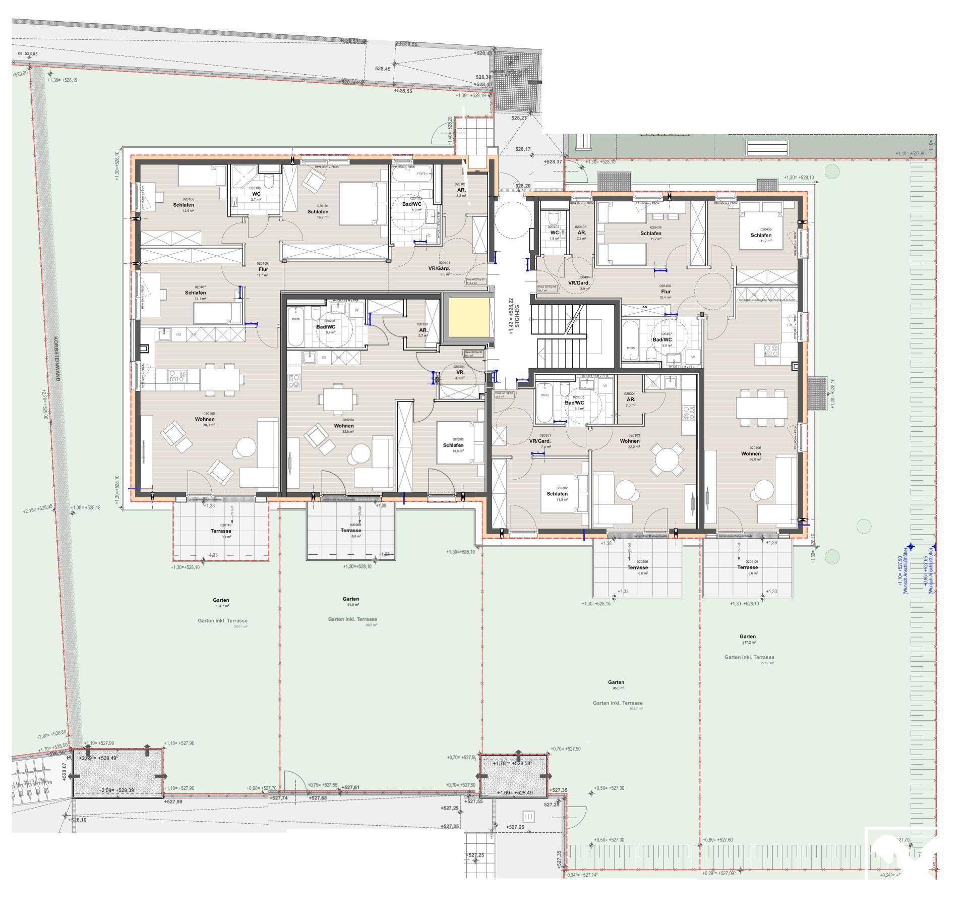 Grundriss des Erdgeschosses mit mehreren Wohneinheiten, Terrassen und Gartenbereichen.