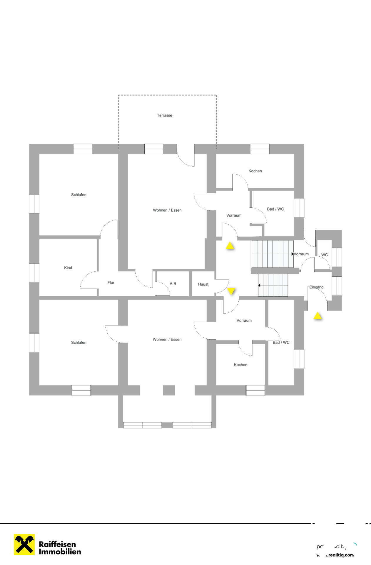 Grundriss des Erdgeschosses mit mehreren Zimmern, offener Wohnküche und Zugang zur Terrasse.