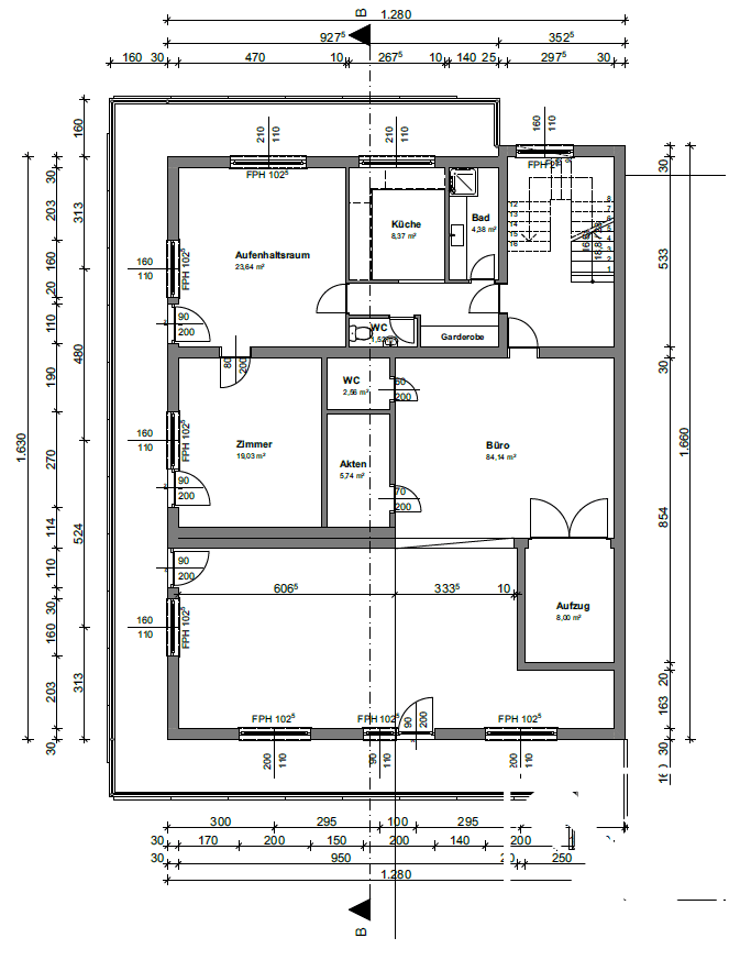Grundriss einer Etage mit Aufenthaltsraum, Zimmern, Küche, Bad, Büro und Balkon.
