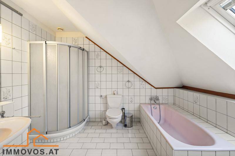Badezimmer im DG