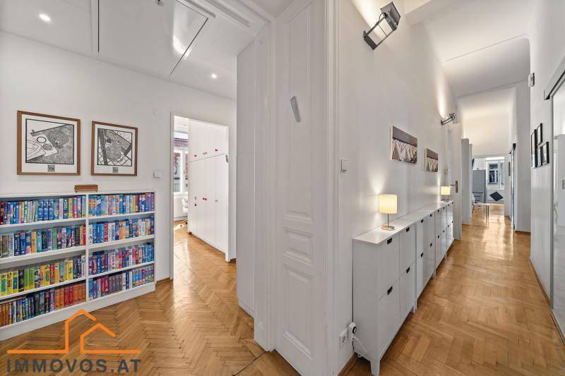 Vorzimmer mit Blick zum Kinderbereich