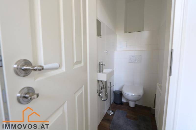 WC mit Waschbecken