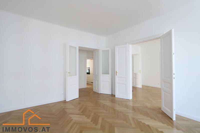 Zimmer 4 gegen&#252;ber der K&#252;che