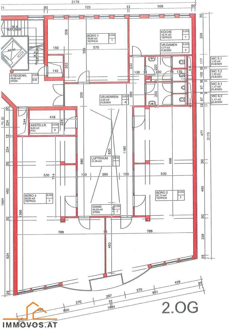 Grundrissplan des zweiten Obergeschosses mit Büros, WC-Bereichen und Abstellraum.