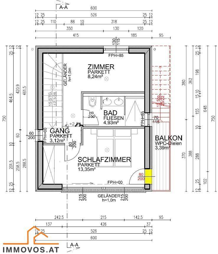 Grundriss des Obergeschosses mit Schlafzimmern, Bad und Balkon.