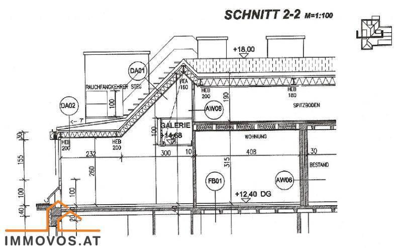 Schnittzeichnung des Gebäudes mit Galerie und Dachgeschoss.