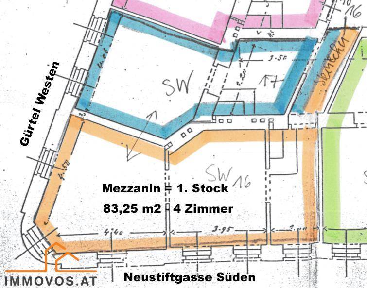 Grundrissplan zeigt die Aufteilung einer Wohnung im Mezzanin mit vier Zimmern.