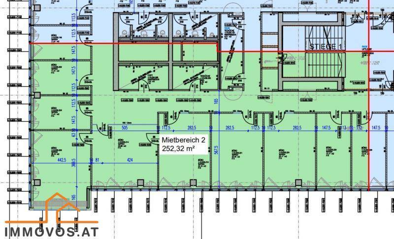 Grundrissplan eines Bürogeschosses mit einem markierten Mietbereich von 252,32 Quadratmetern und mehreren Toiletten.