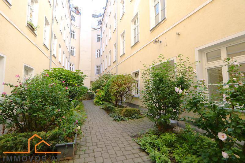 hübsch gestalteter Innenhof