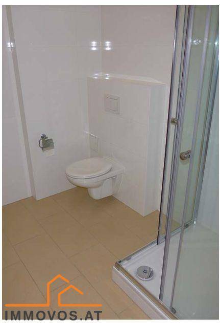 Badezimmer Ansicht 2.jpg