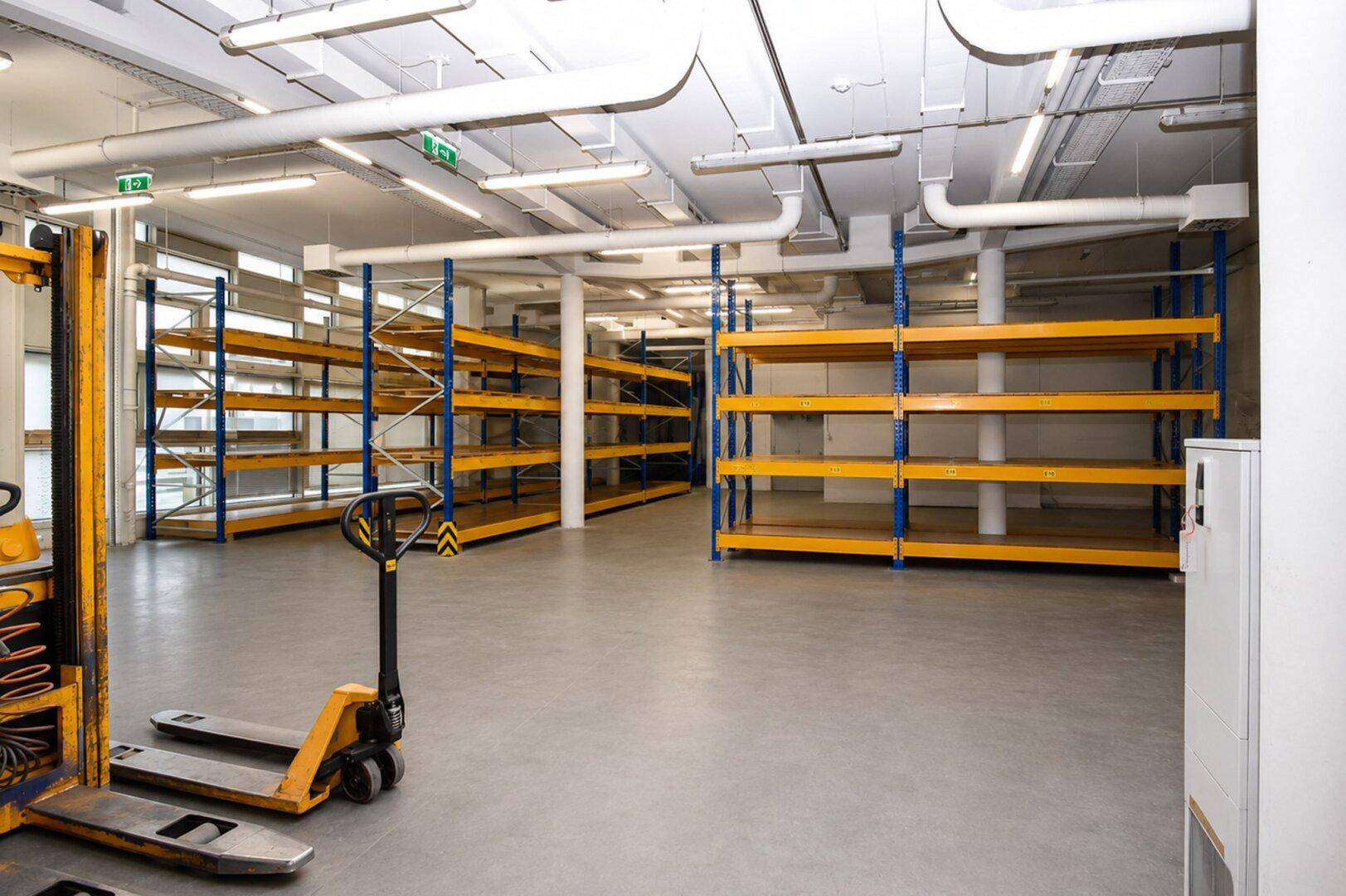 Kombination Lagerhalle 800 m² mit Büro 146 m² in 1140 Wien - Ansicht 2