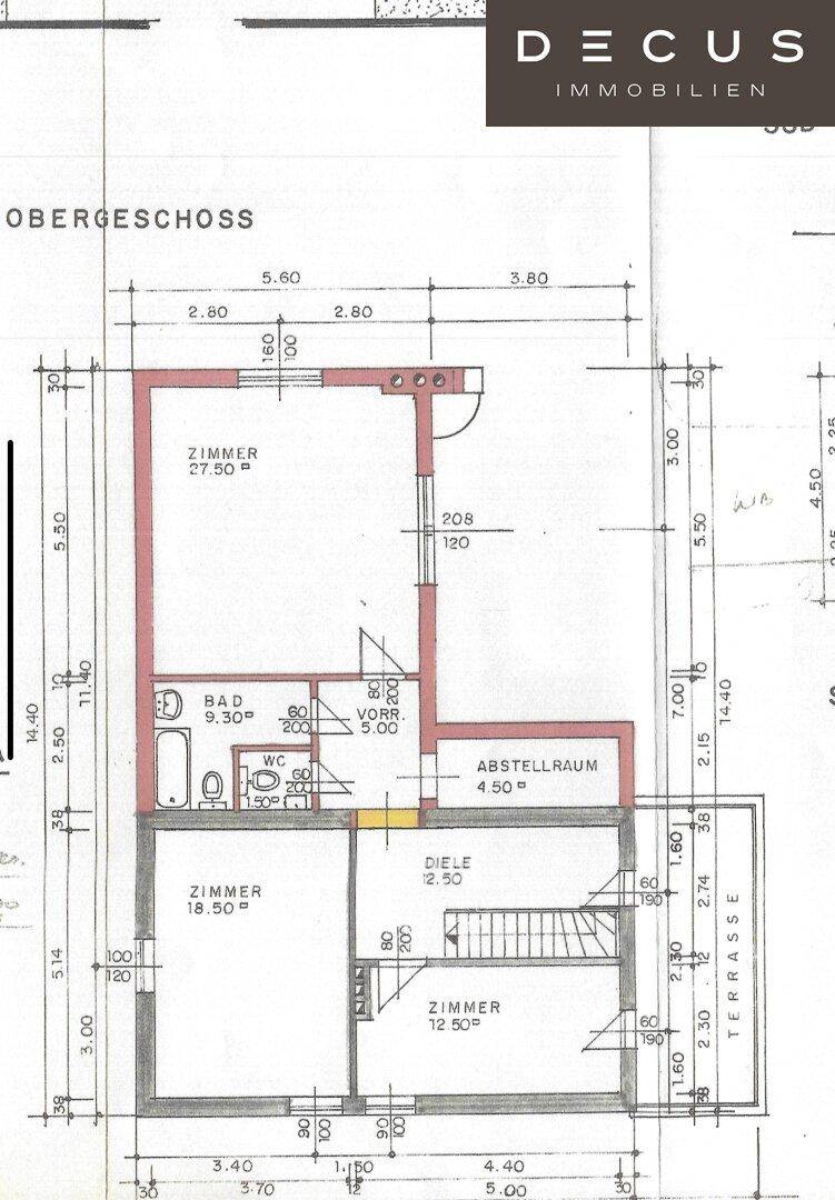 Grundriss des Obergeschosses mit mehreren Zimmern, Bad, WC und einer weiteren Terrasse.