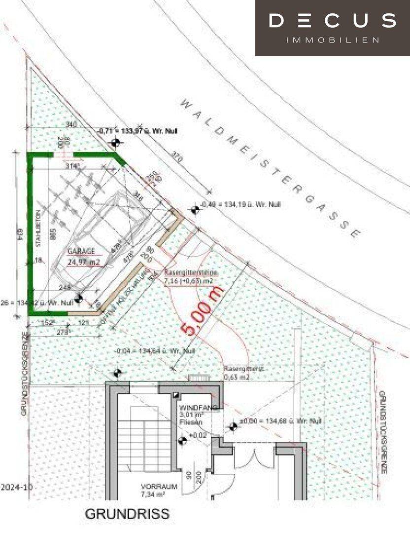 Grundriss des Grundstücks mit Garage, Zufahrt und Eingangsbereich.