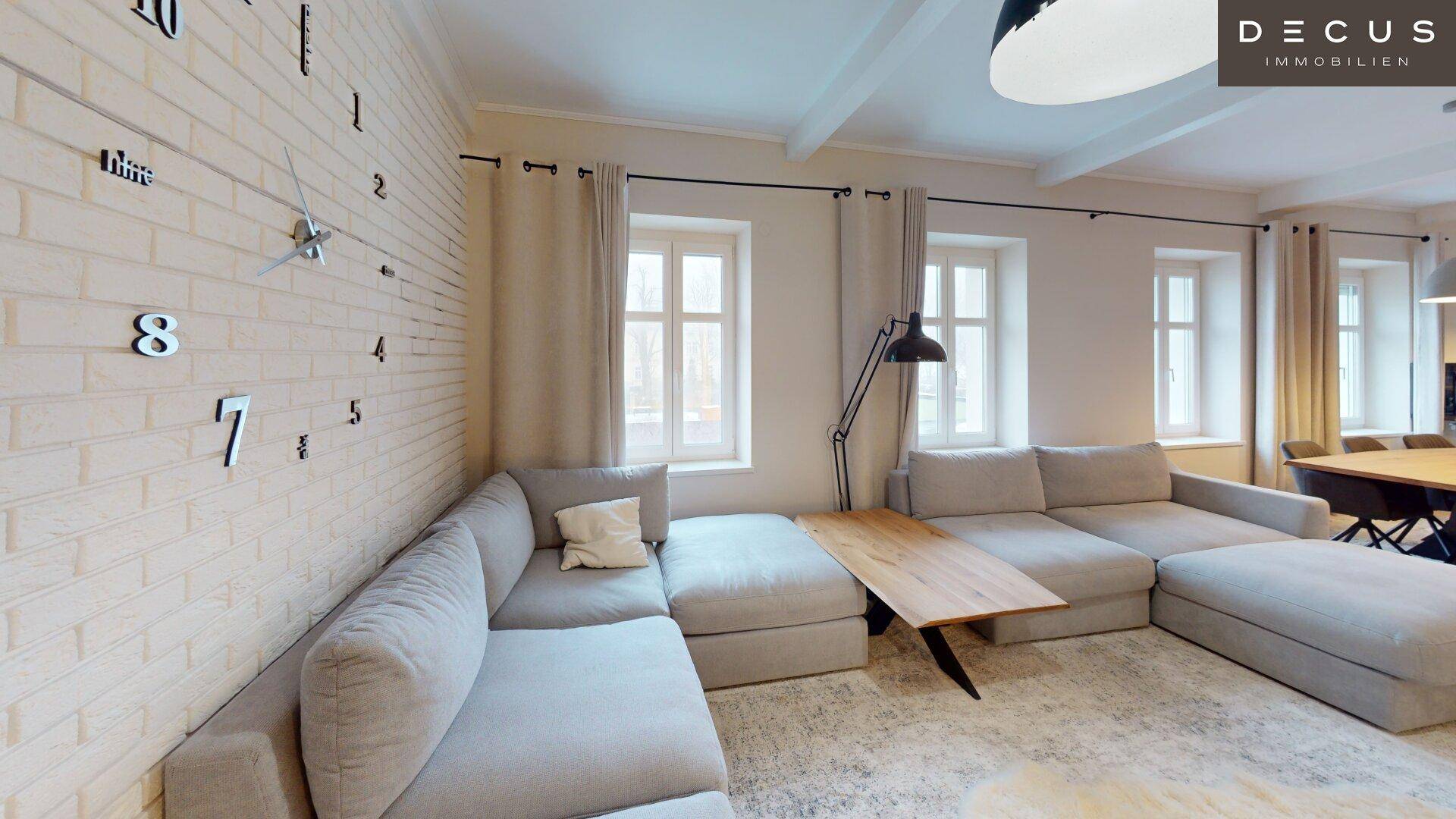 | GROSSES EINFAMILIENHAUS | 1 HAUPTWOHNUNG | 2 NEBENWOHNUNGEN | BÜRO – pohled 4