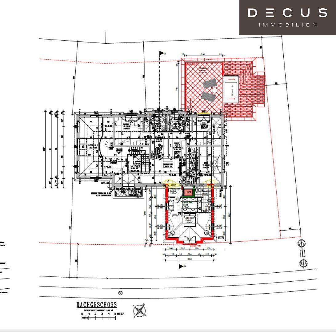 Grundriss des Dachgeschosses mit Schlafzimmern, Bädern und Balkonzugang.