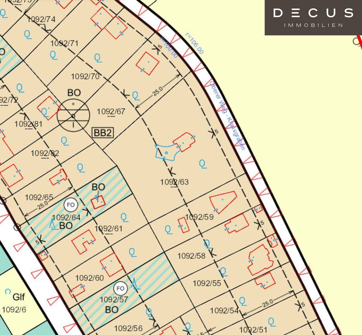 Detaillierter Katasterplan mit Grundstücksgrenzen, Gebäudegrundrissen und Parzellennummern.