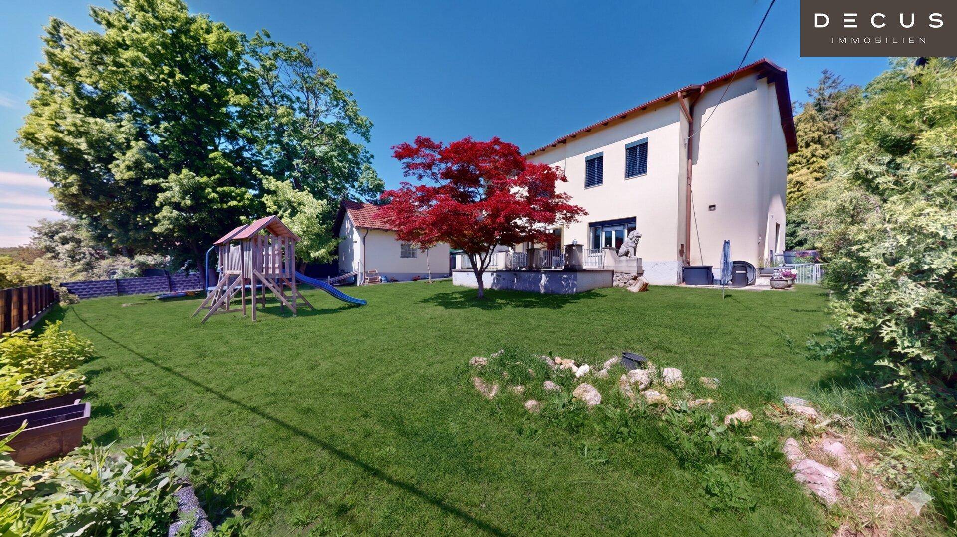 ZWEIFAMILIENHAUS IN GRÜN-RUHELAGE MIT GROSSEM GARTEN UND WEITBLICK - Ansicht 2
