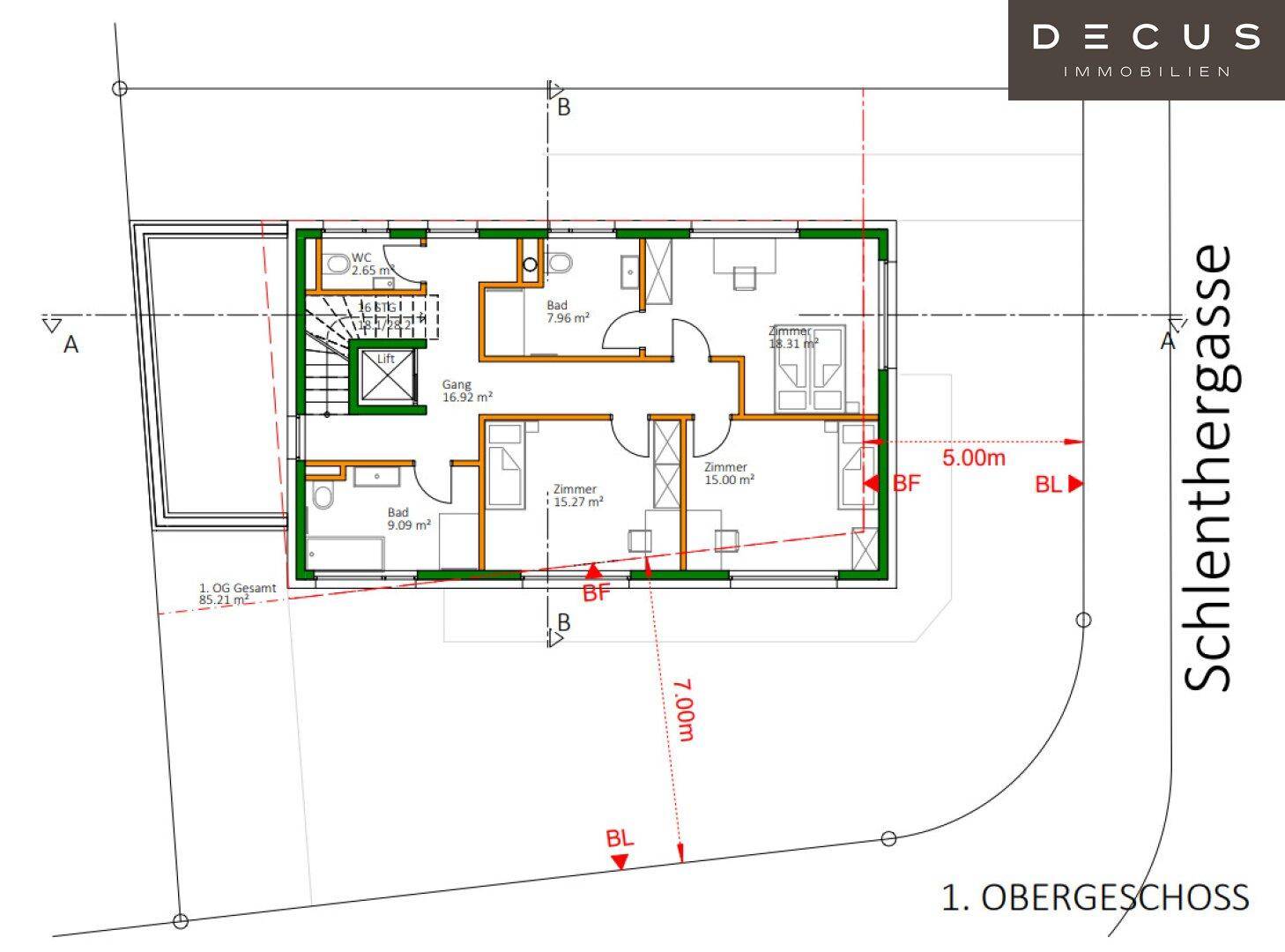Grundriss des ersten Obergeschosses mit zwei Schlafzimmern, zwei Bädern und einem separaten WC.