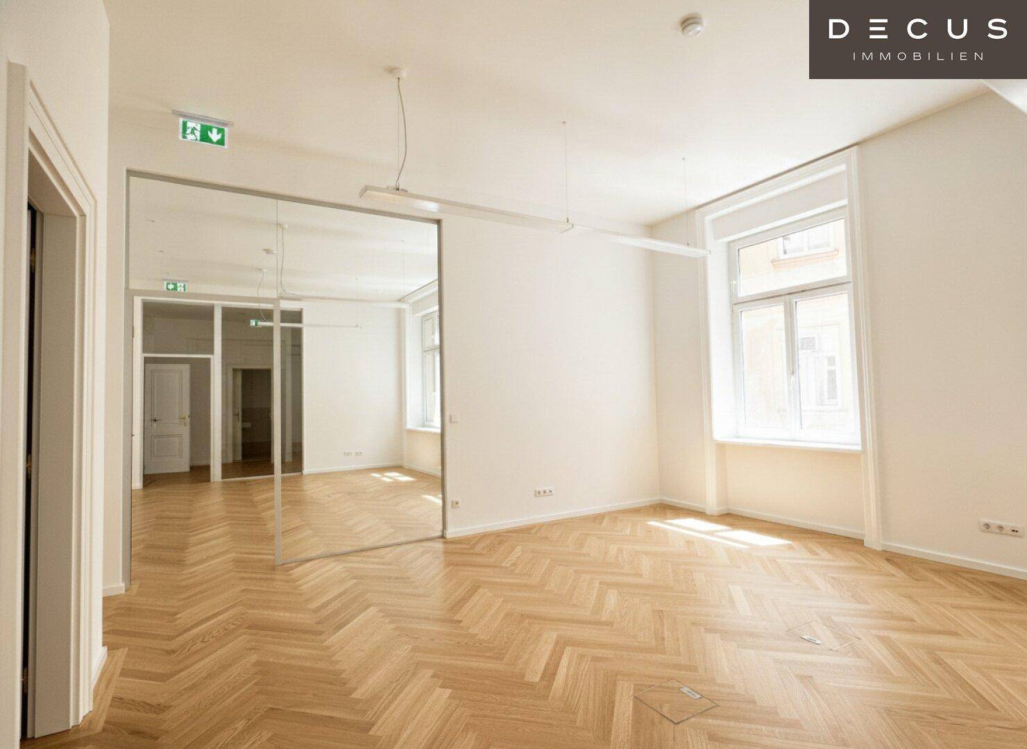 | Herrlich saniertes ALTBAUBÜRO mit kleinem Balkon | GEKÜHLT | Nähe STUBENRING - Więcej