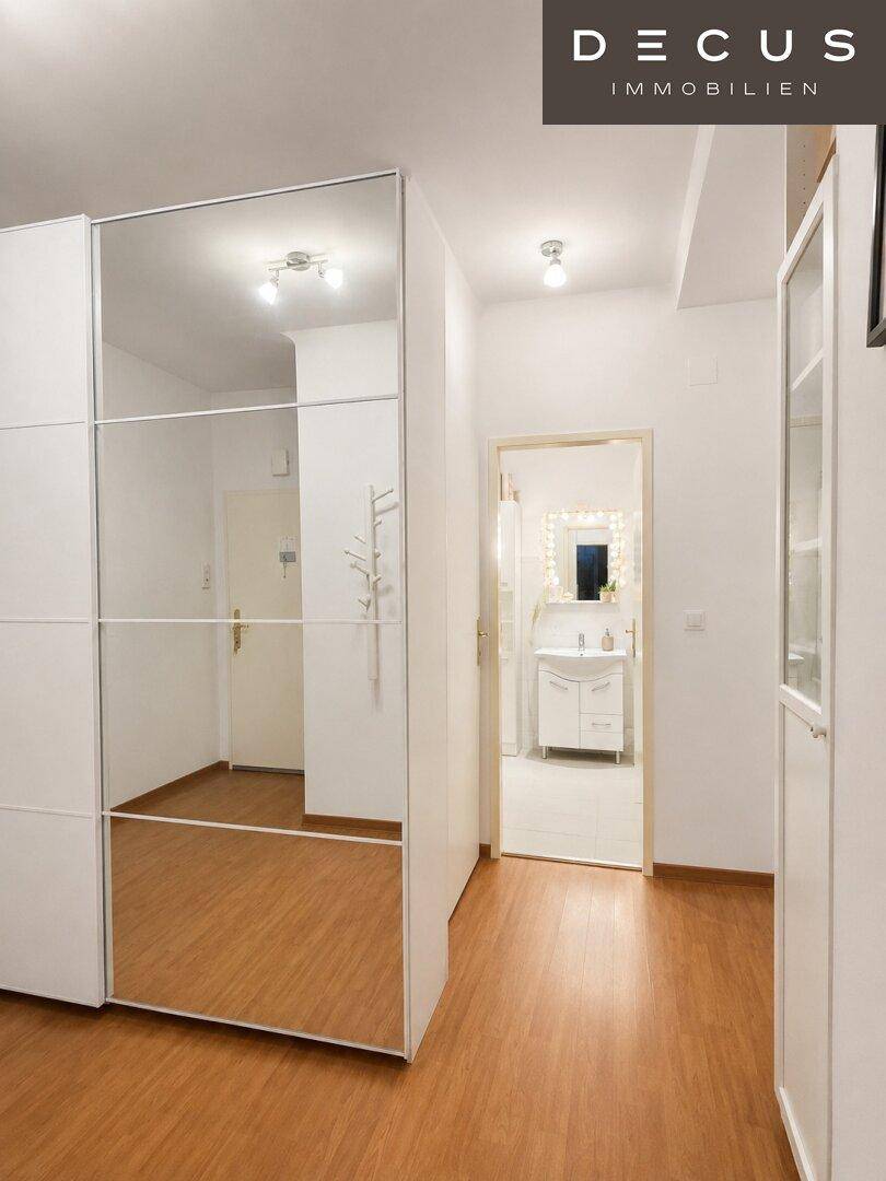 | CHARMANTE 2-ZIMMER-WOHNUNG | BALKON | - Widok 5