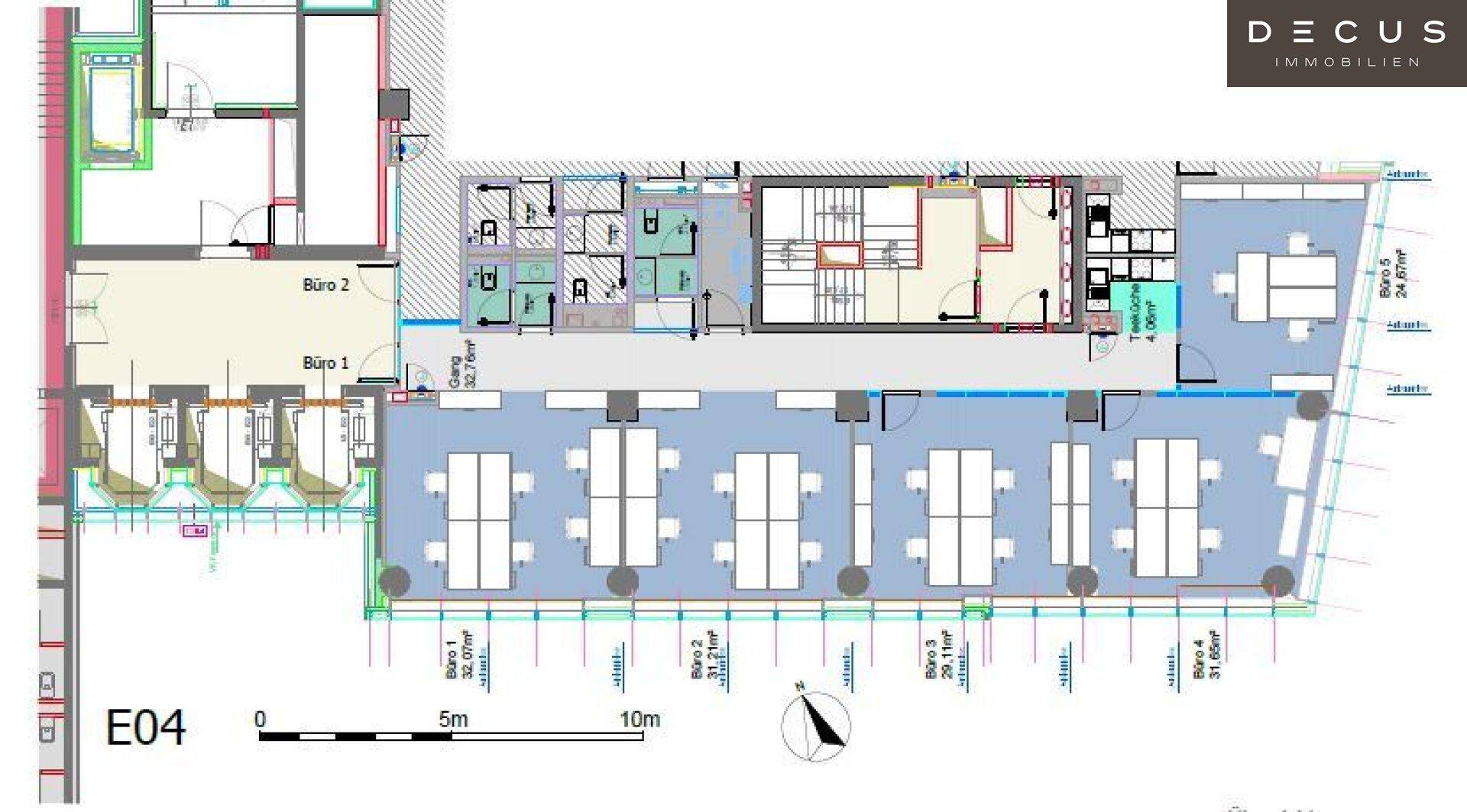 Grundrissplan einer Büroetage mit mehreren Büroräumen und Gemeinschaftsbereichen, ideal für moderne Arbeitsumgebungen.