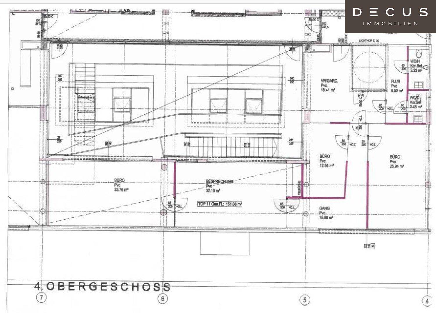 Grundriss des 4. Obergeschosses mit mehreren Büros, Besprechungsraum und Sanitärbereichen.