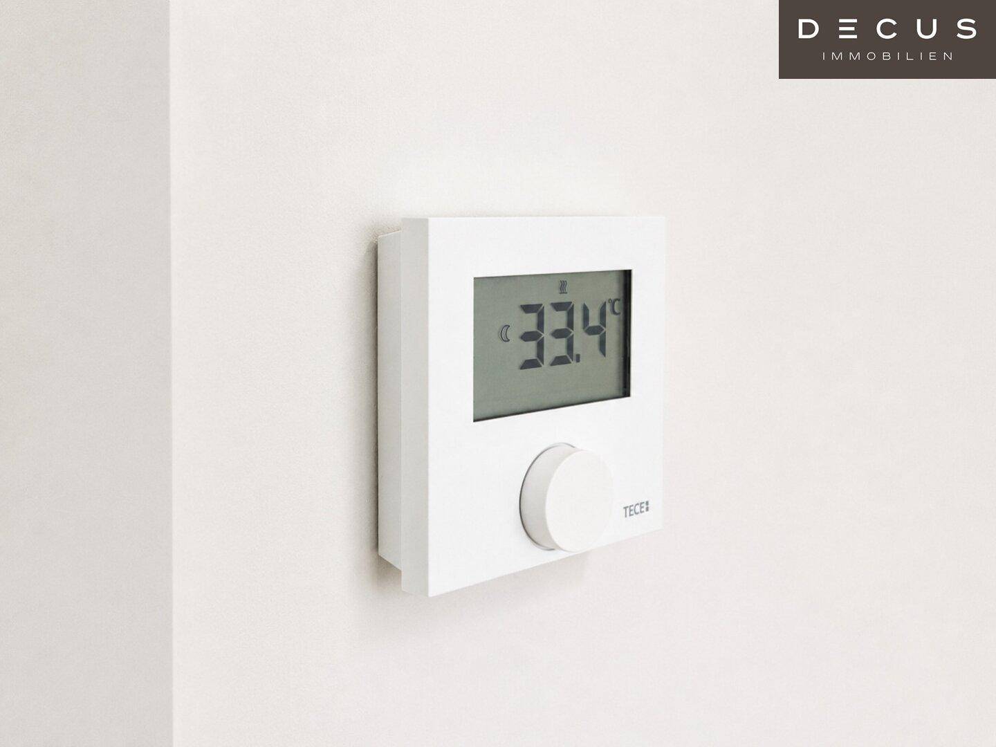 Digitaler Thermostat zur präzisen Steuerung der Raumtemperatur und des Heizsystems.