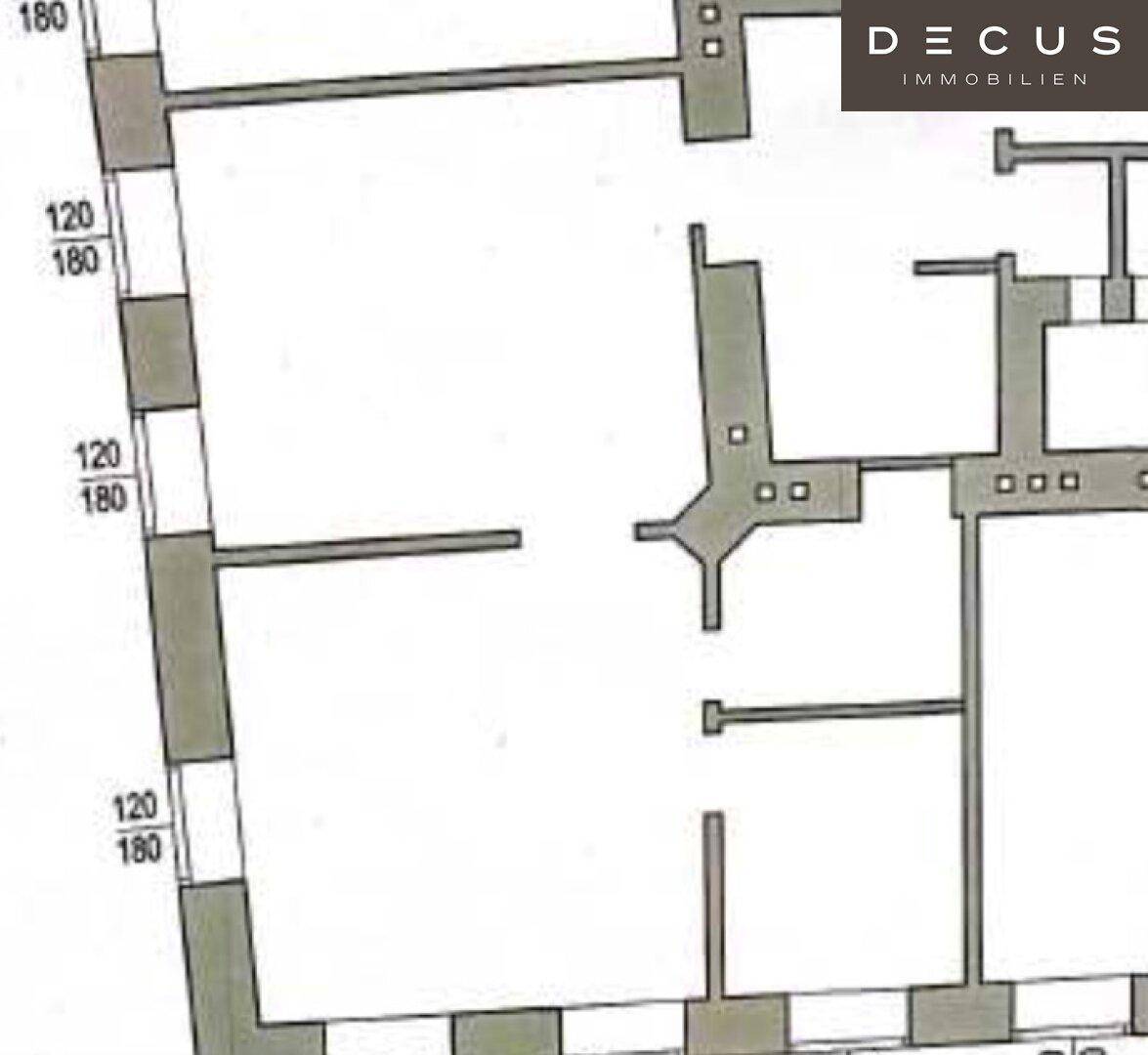 Grundrissplan einer Wohnung mit mehreren Räumen und Maßangaben an den Wänden.
