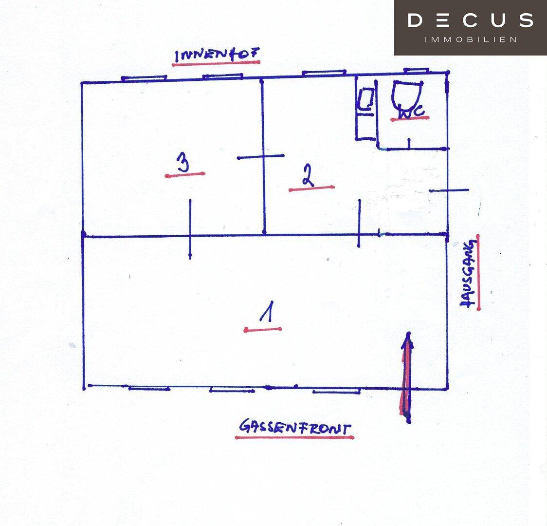 Handgezeichneter Grundriss mit drei Räumen, einem WC und Zugang zum Innenhof und Hausgang.