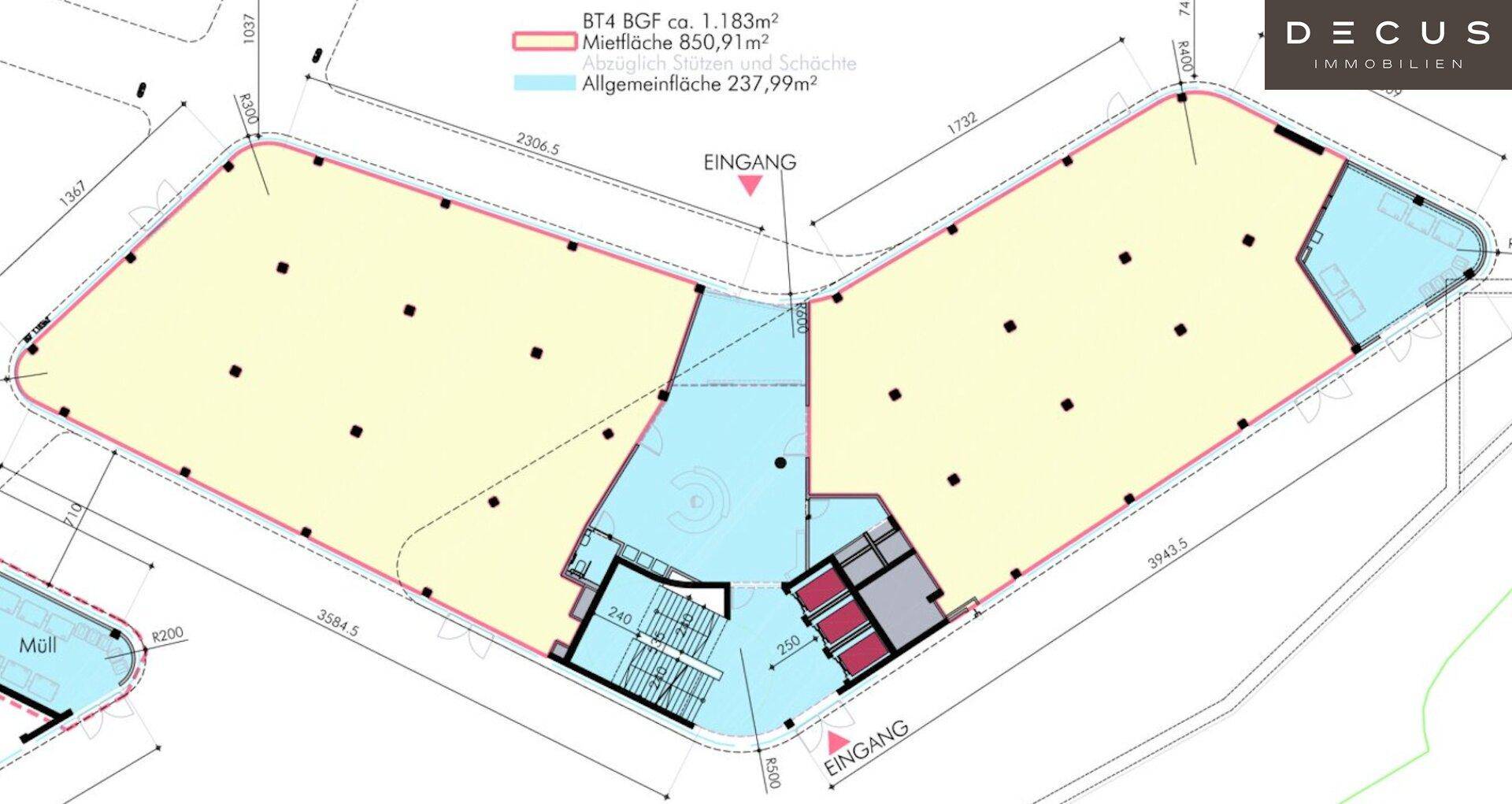 Grundriss einer flexiblen Bürofläche mit offenem Layout und zentralem Erschließungskern.