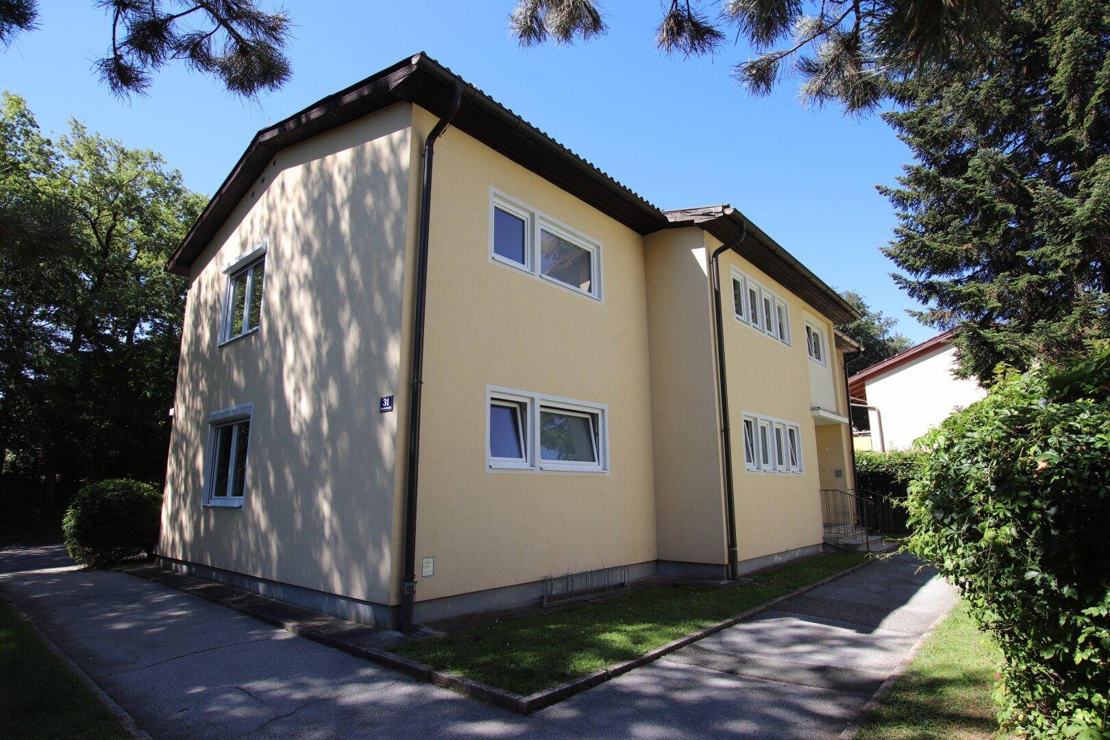 TOP sanierte Wohnung mit Balkon und Parkplatz in Krumpendorf in direkter Seenähe - Provisionsfrei für den Mieter!