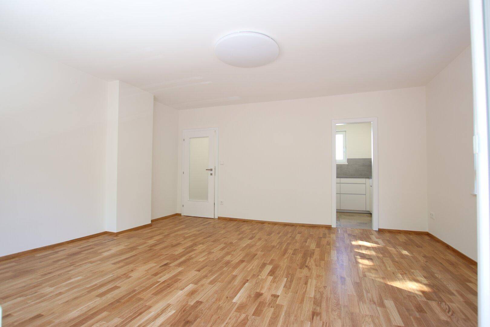 TOP sanierte Wohnung mit Balkon und Parkplatz in Krumpendorf in direkter Seenähe - Provisionsfrei für den Mieter!