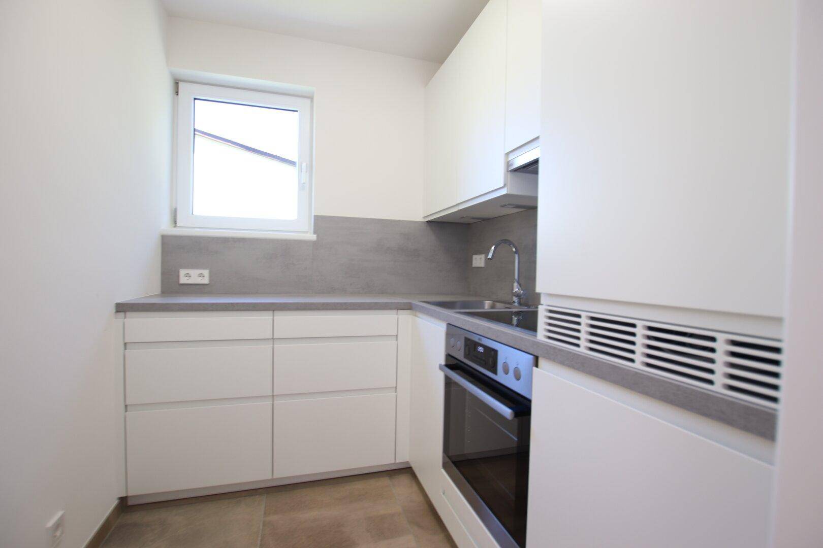 TOP sanierte Wohnung mit Balkon und Parkplatz in Krumpendorf in direkter Seenähe - Provisionsfrei für den Mieter!