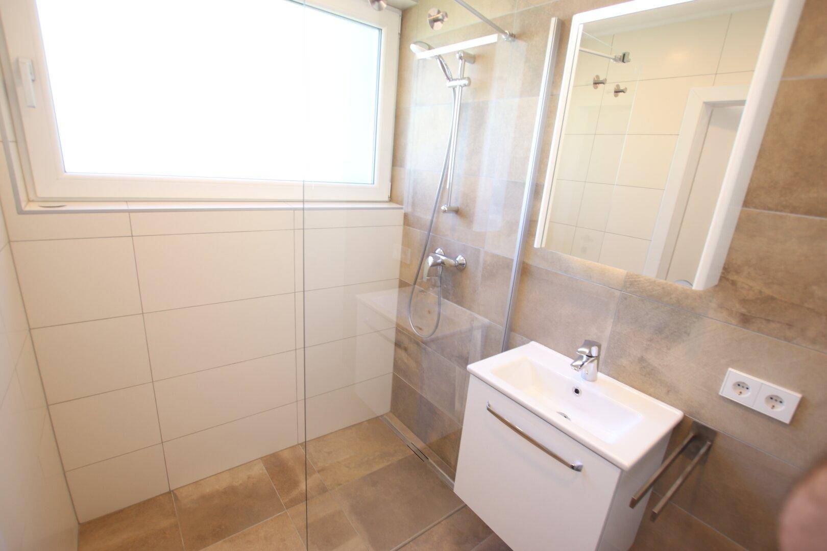 TOP sanierte Wohnung mit Balkon und Parkplatz in Krumpendorf in direkter Seenähe - Provisionsfrei für den Mieter!
