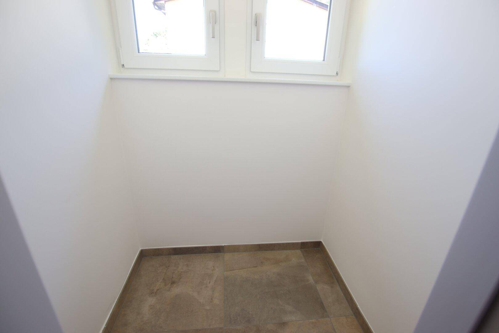 TOP sanierte Wohnung mit Balkon und Parkplatz in Krumpendorf in direkter Seenähe - Provisionsfrei für den Mieter!