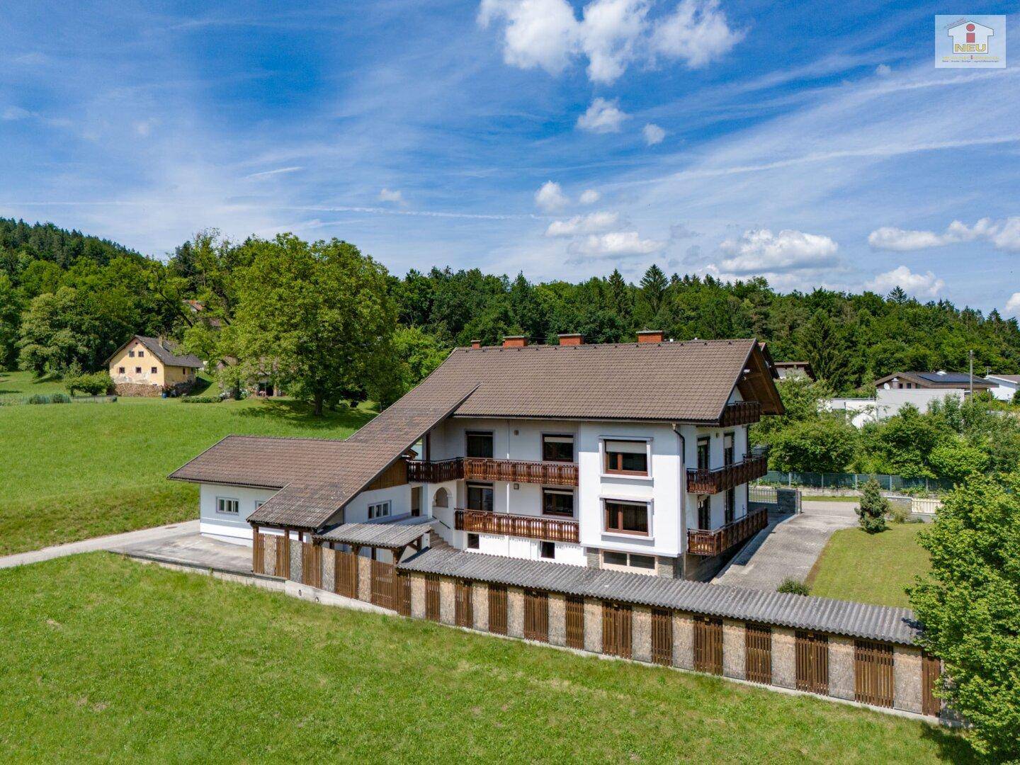 Schöne sanierte 4 Zi Wohnung 100m² mit Balkon und XXL-Terrasse und 2 Garagen und Dachboden in Rotschitzen bei Köttmannsdorf - Stadtnähe