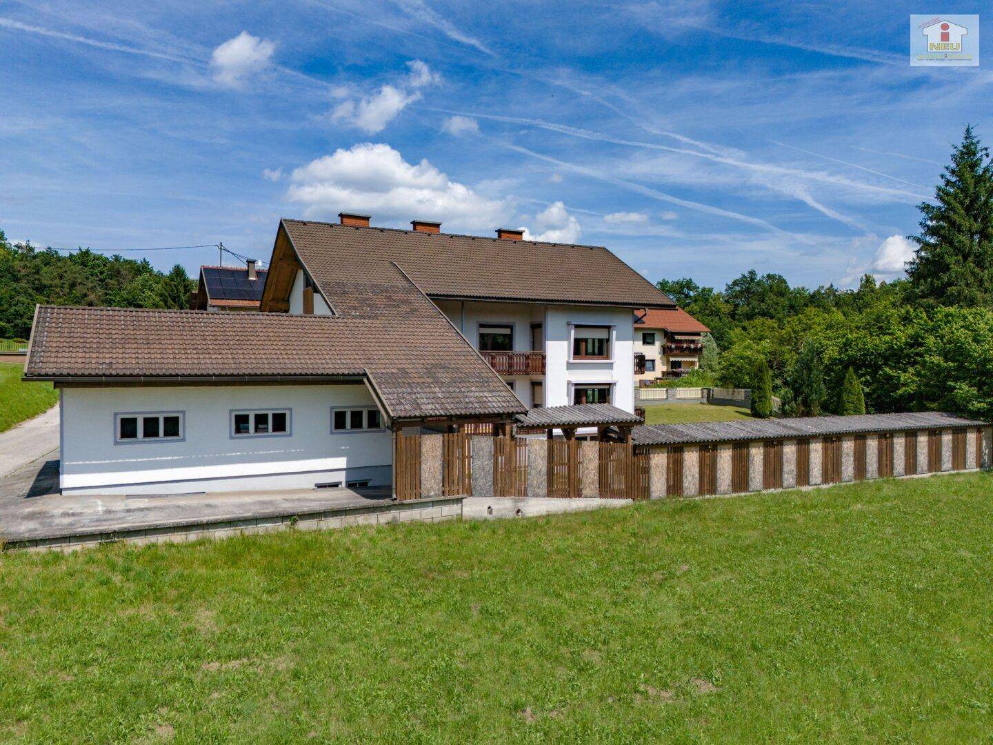 Schöne sanierte 4 Zi Wohnung 100m² mit Balkon und XXL-Terrasse und 2 Garagen und Dachboden in Rotschitzen bei Köttmannsdorf - Stadtnähe