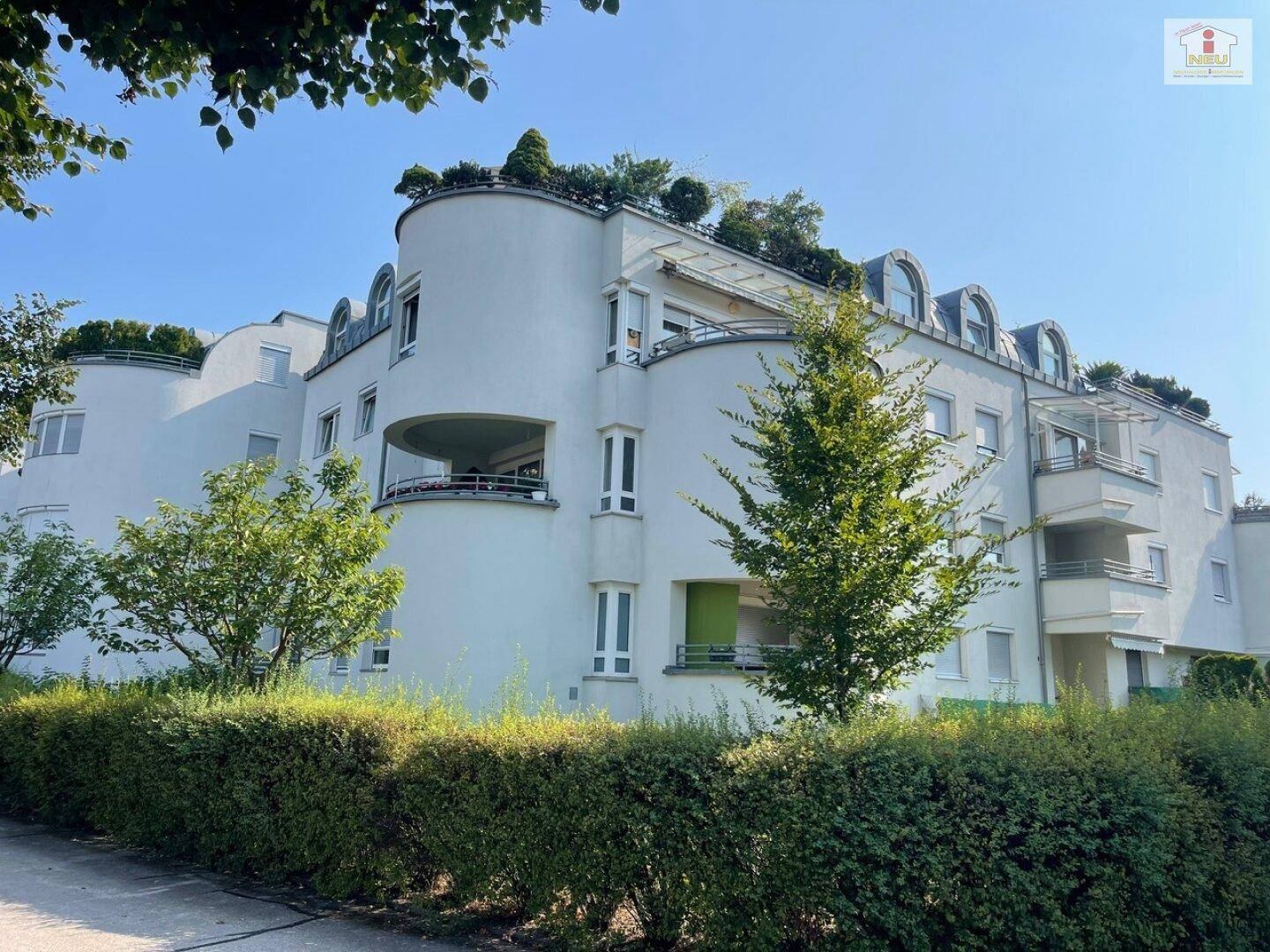 Junge und schöne 3-Zi-Wohnung mit Terrasse und Tiefgarage und schönem Ausblick in Welzenegg