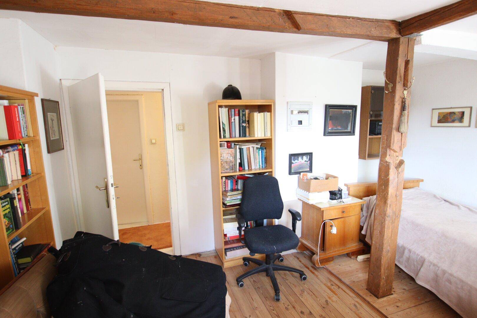 Älteres 200m² Wohnhaus am Waldrand mit 3.528m² Grundstück in Klagenfurt - Quellenstraße
