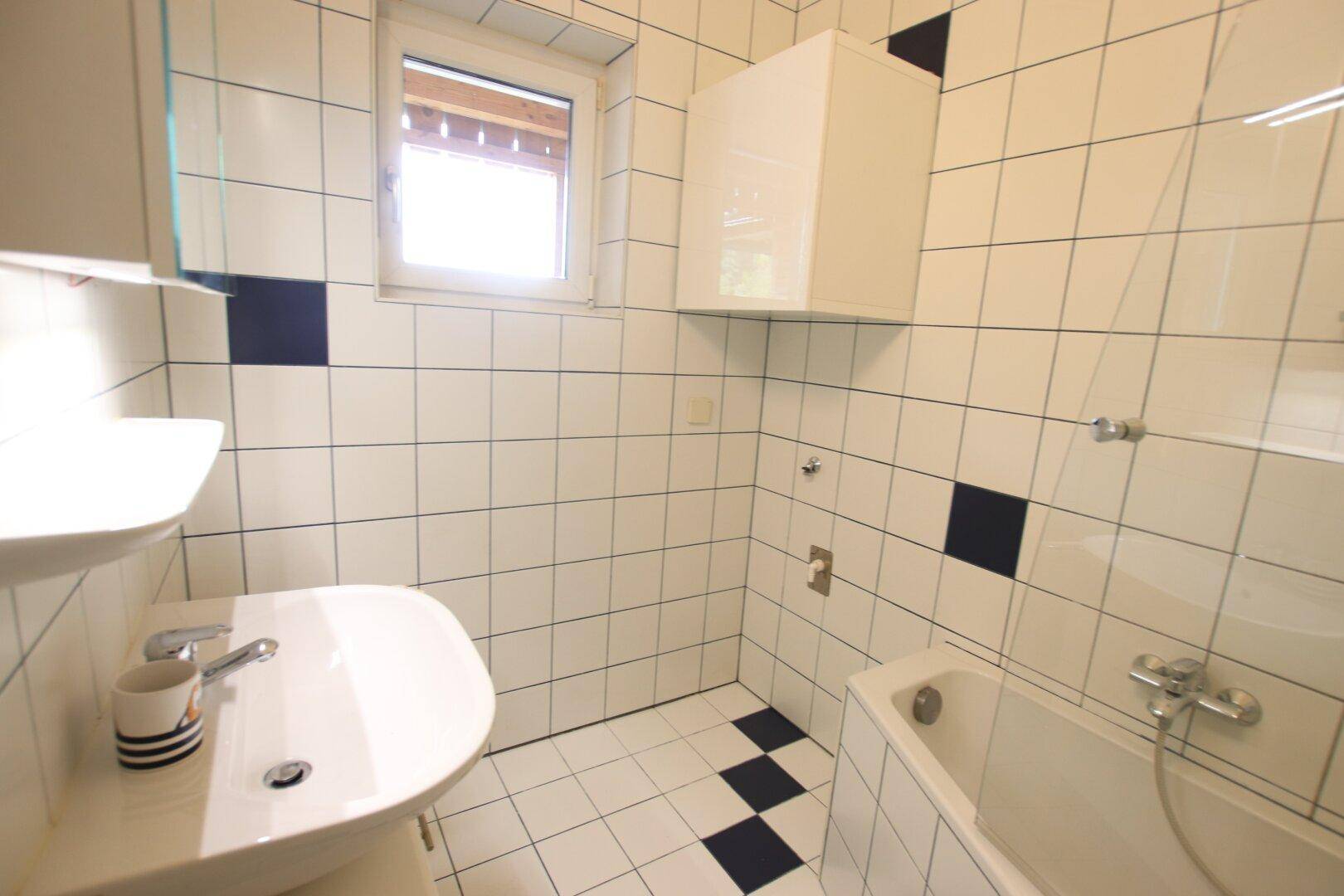 Schöne 62m² - 2 Zi Wohnung mit 2 Balkone und Carportstellplatz in Tessendorf - Waldrand