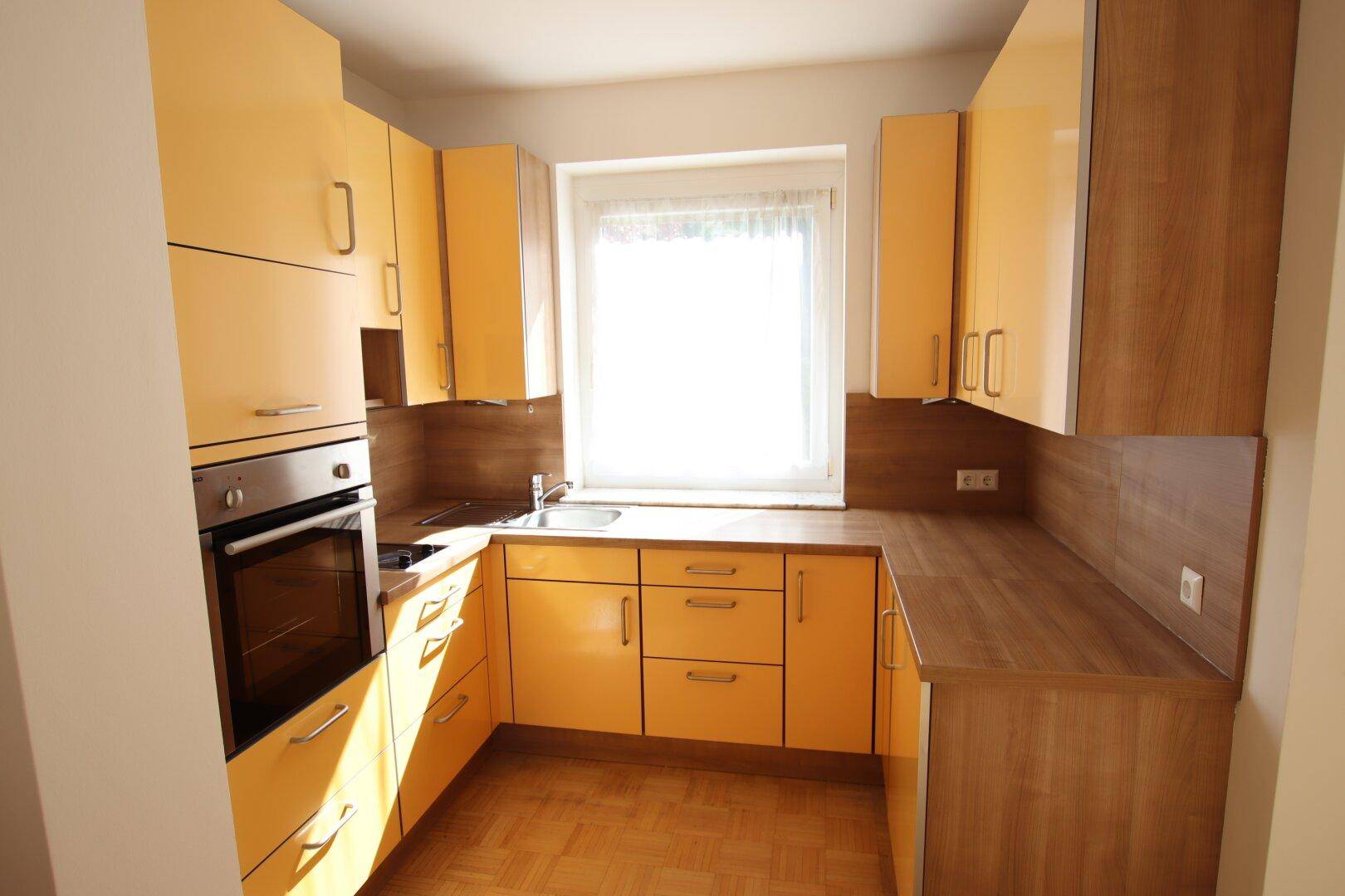 Junge & schöne 71,50m² 2 Zi City-Gartenwohnung mit 123m² Eigengarten & Tiefgarage am St. Veiter Ring