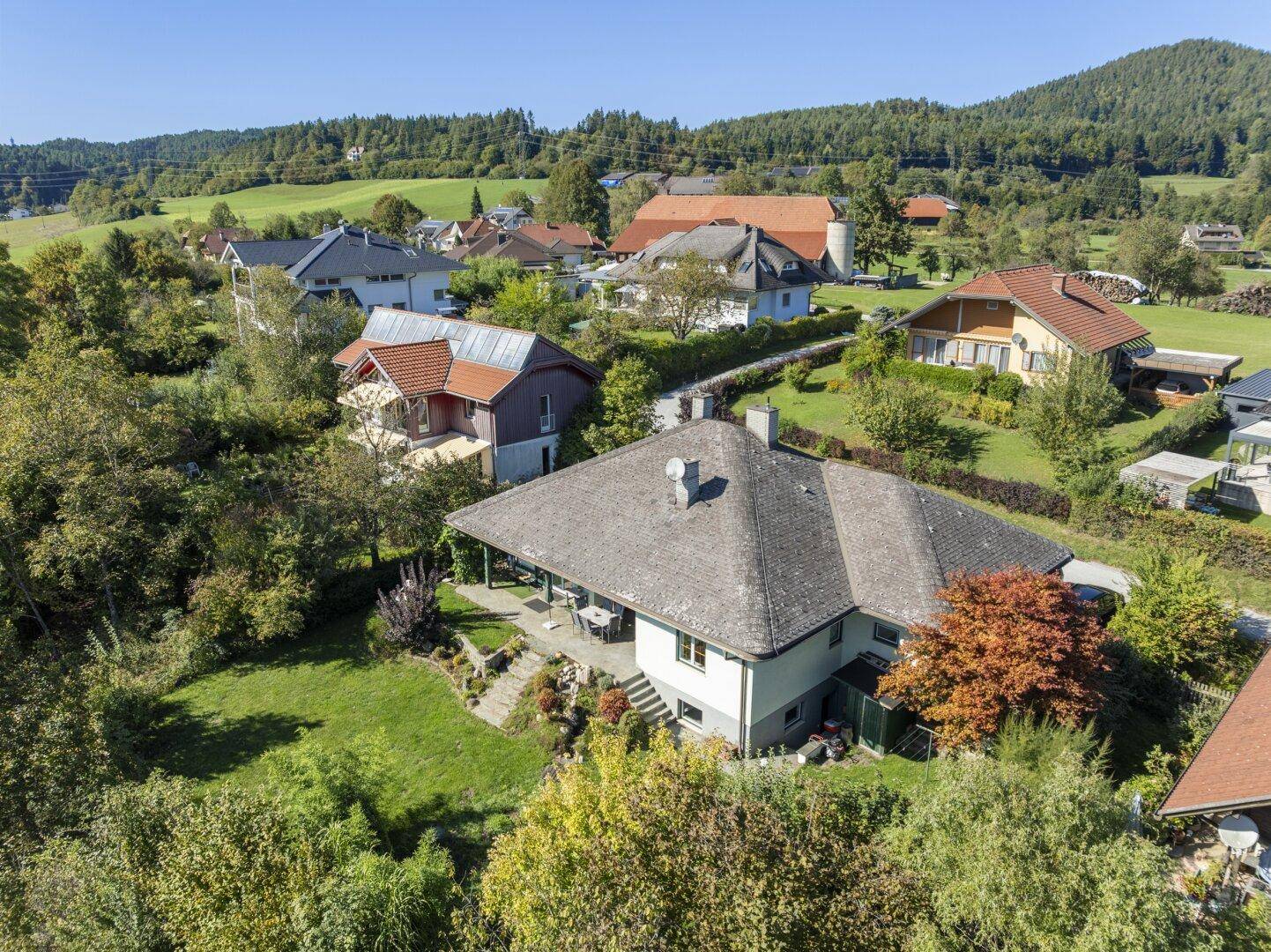 Schöner 130m² Architekten-Bungalow in Keutschach Nähe Rauschelesee in Aussichtslage