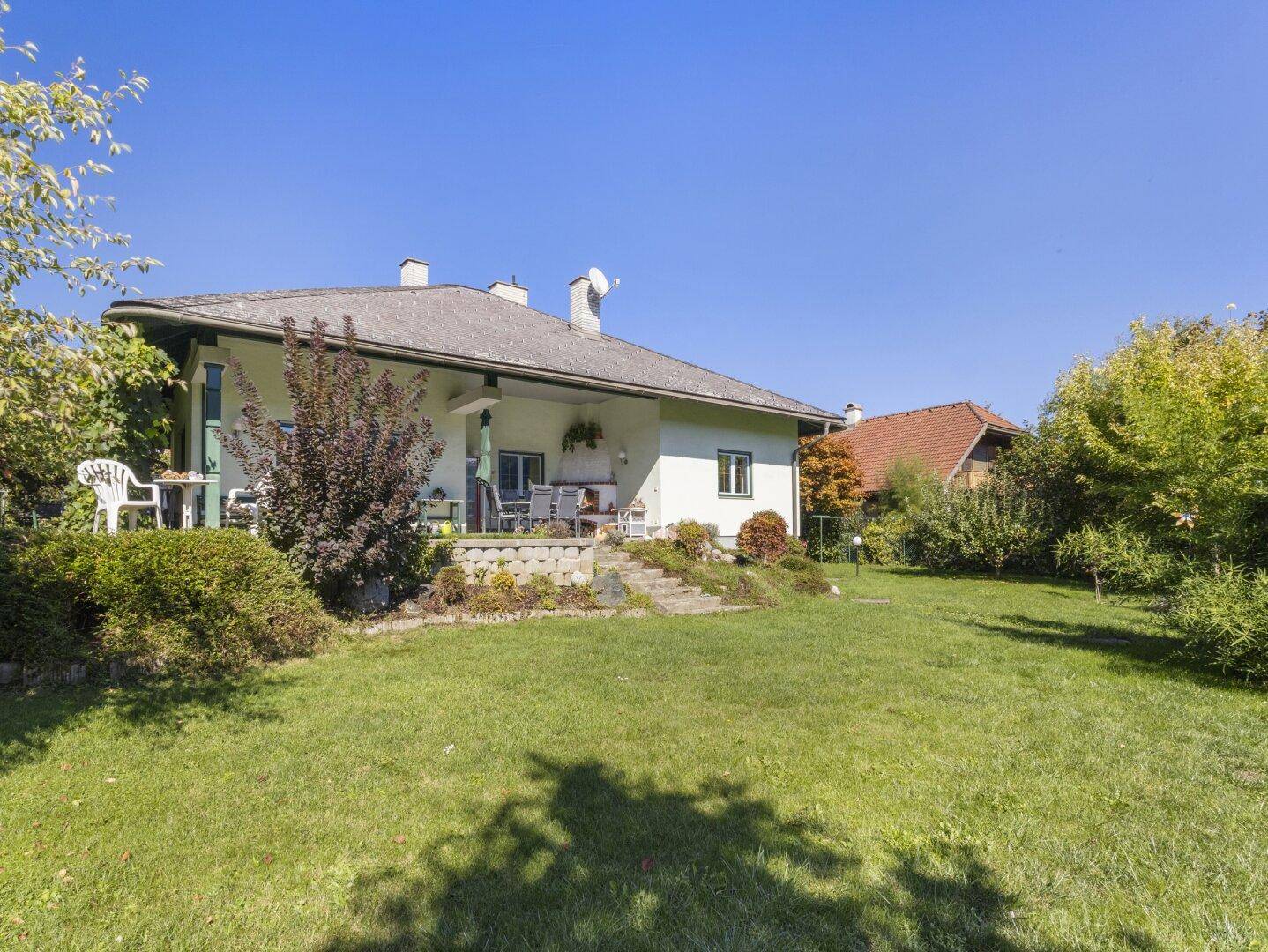 Schöner 130m² Architekten-Bungalow in Keutschach Nähe Rauschelesee in Aussichtslage