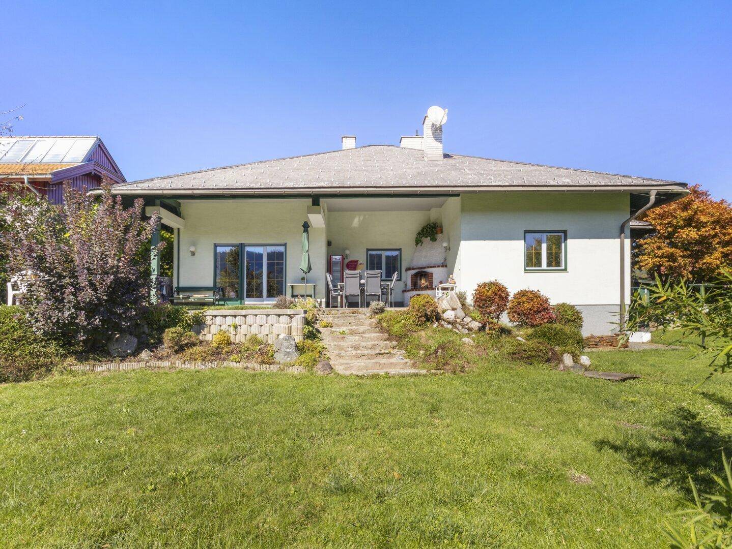 Schöner 130m² Architekten-Bungalow in Keutschach Nähe Rauschelesee in Aussichtslage