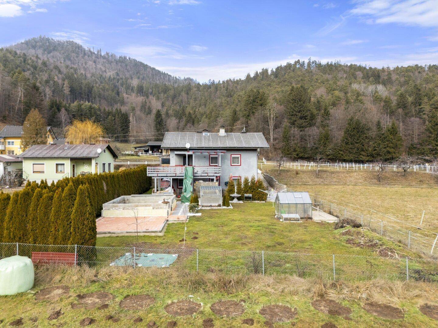 Neu (10.04.): Teilsaniertes 140m² Wohnhaus mit 1.012m² schönem ...